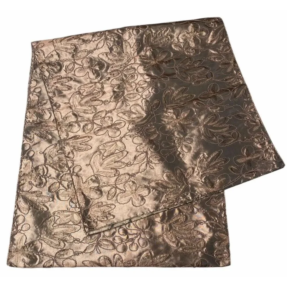 Saro Lifestyle 16 x 72in. Intricate Leaf Pattern Embroidered Table Runner Bronze